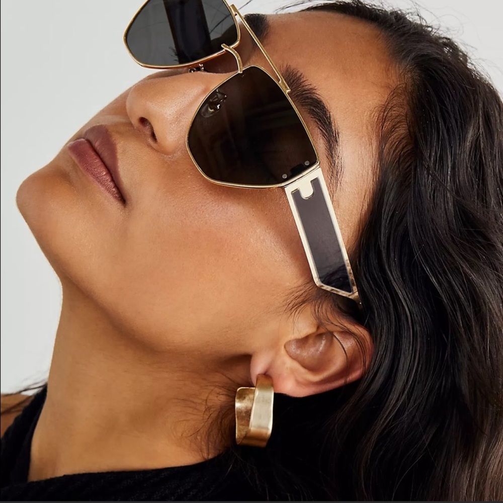 Free People Retrograde Aviator Sunglasses